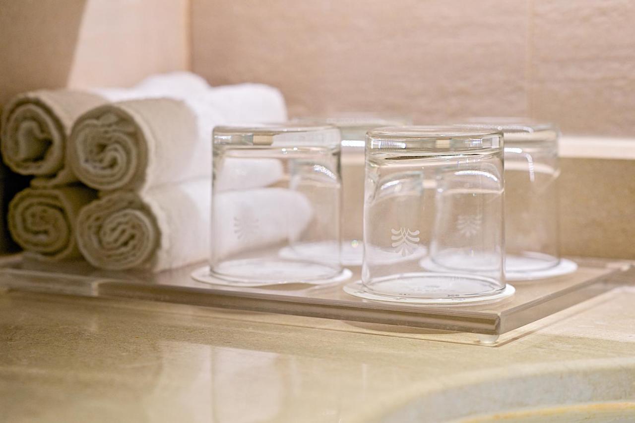 Hotel Royal Chihpin Wenquan Eksteriør bilde A set of three glasses