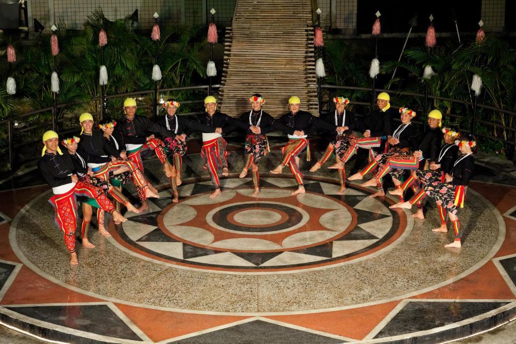 Hotel Royal Chihpin Wenquan Eksteriør bilde The Tausug Tausug people of Sulu, Philippines