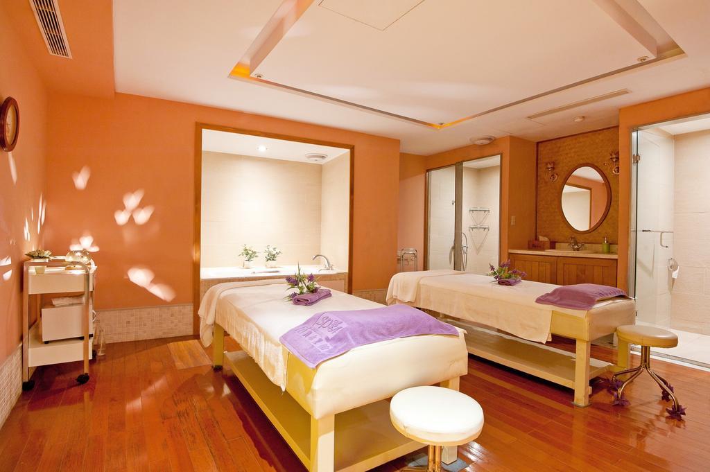 Hotel Royal Chihpin Wenquan Eksteriør bilde A treatment room at the spa